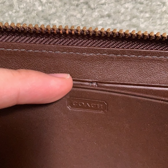 Coach wallet EUC - Picture 4 of 9